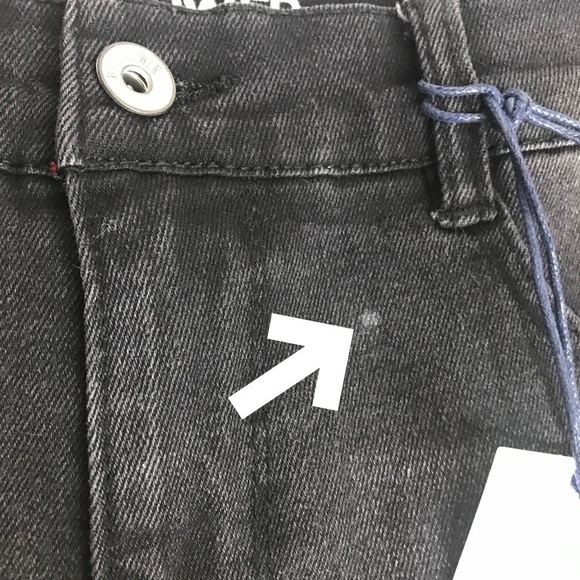 New! WallFlower Fearless Curvy Super High Rise Distressed Denim Shorty Shorts - Picture 10 of 10